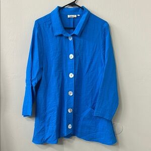 Calypso Bright Blue Button-Up Asymmetrical Hem Long Sleeve Textured Fabric Top